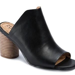 Lucca Lane Hilaire Slip-On Leather Mule